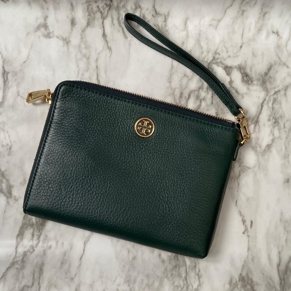 BEST OFFER For Women’s Tory Burch Wristlet